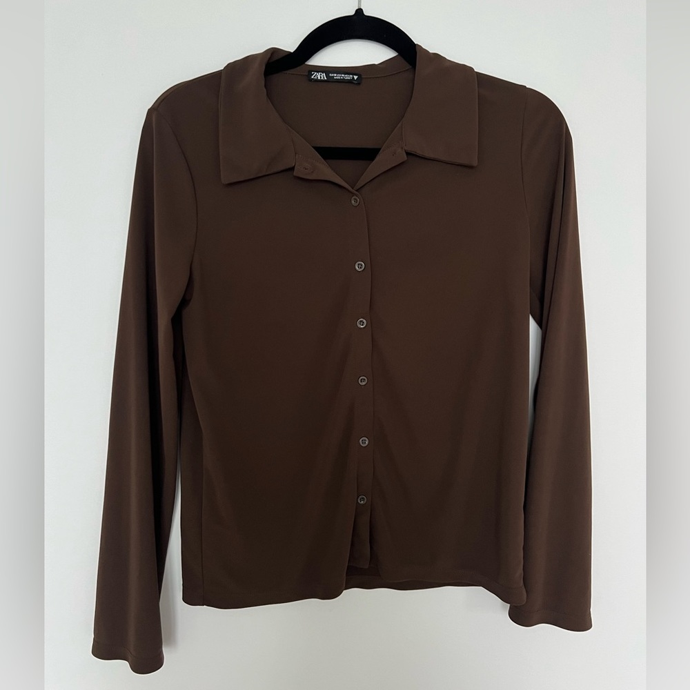 Women’s Zara button-down shirt size M.  Like new.